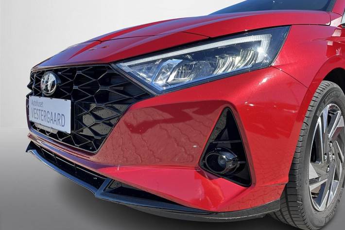 Rød Hyundai i20 fra 2022