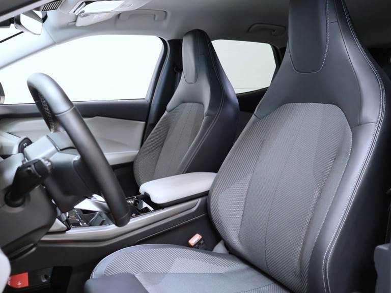 Ford Explorer 77 Select Extended Range