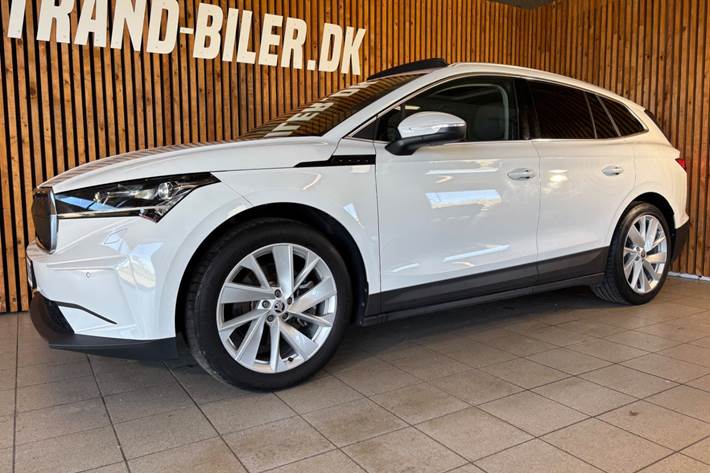 Hvid Skoda Enyaq fra 2022