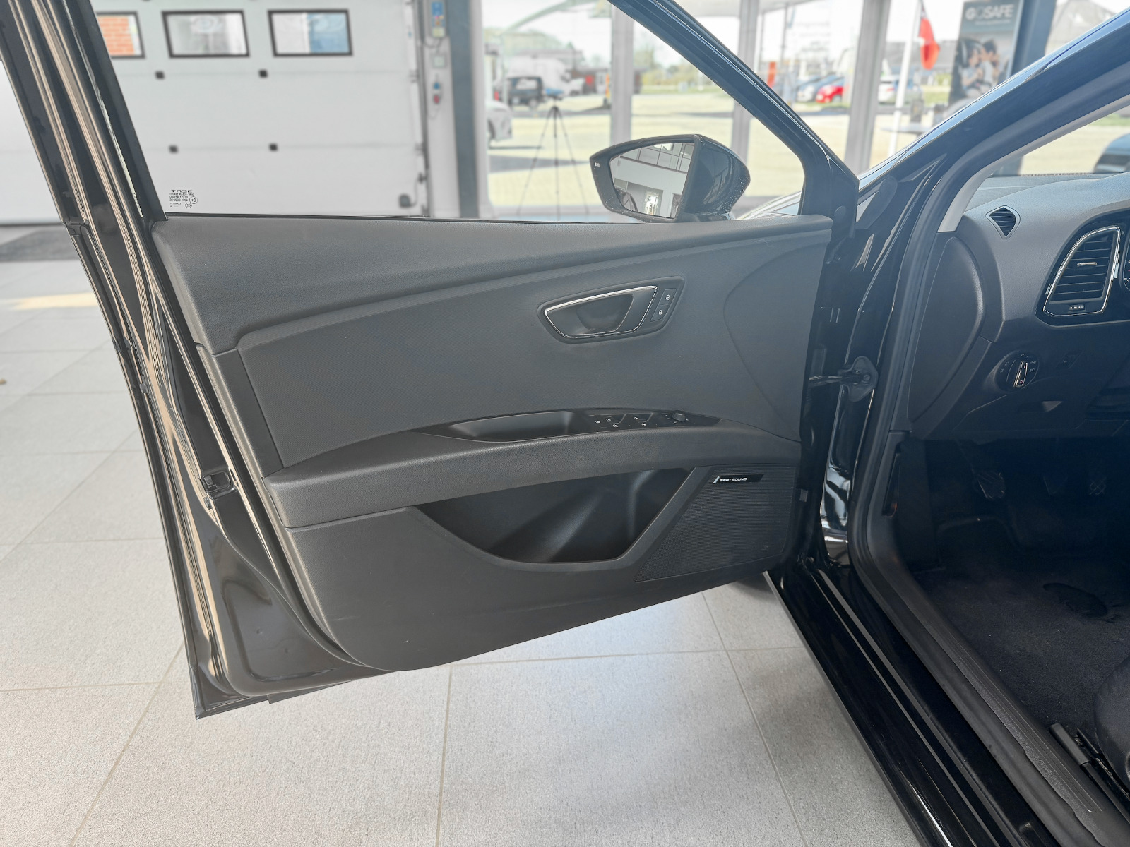 Sort Seat Leon fra 2014
