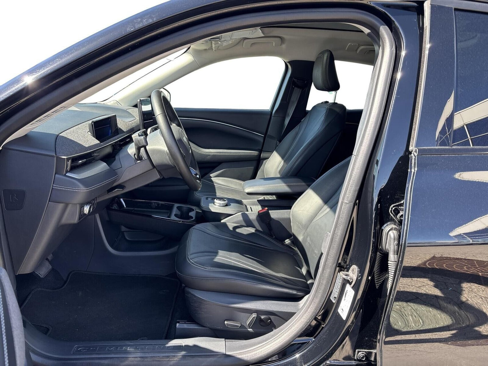 Sort Ford Mustang Mach-E fra 2021