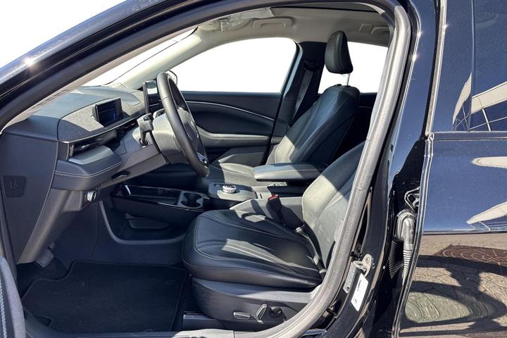 Sort Ford Mustang Mach-E fra 2021