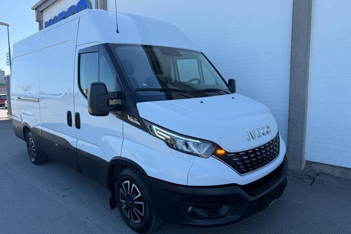 Hvid Iveco Daily fra 2021