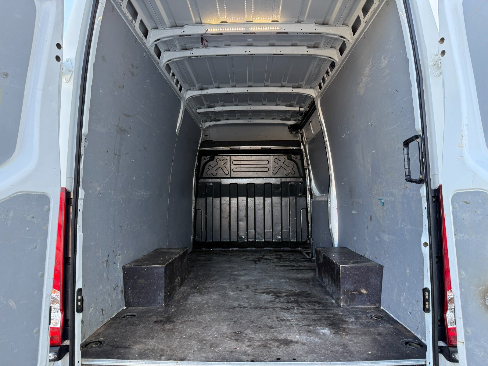Hvid Iveco Daily fra 2021