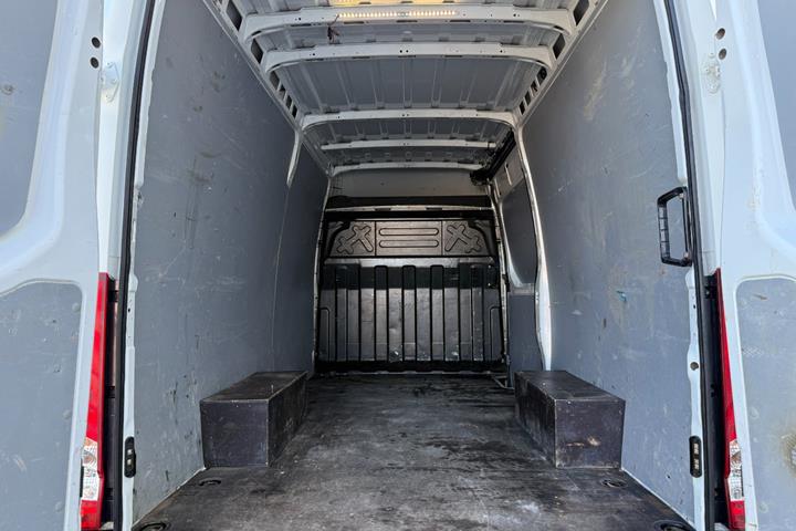 Hvid Iveco Daily fra 2021