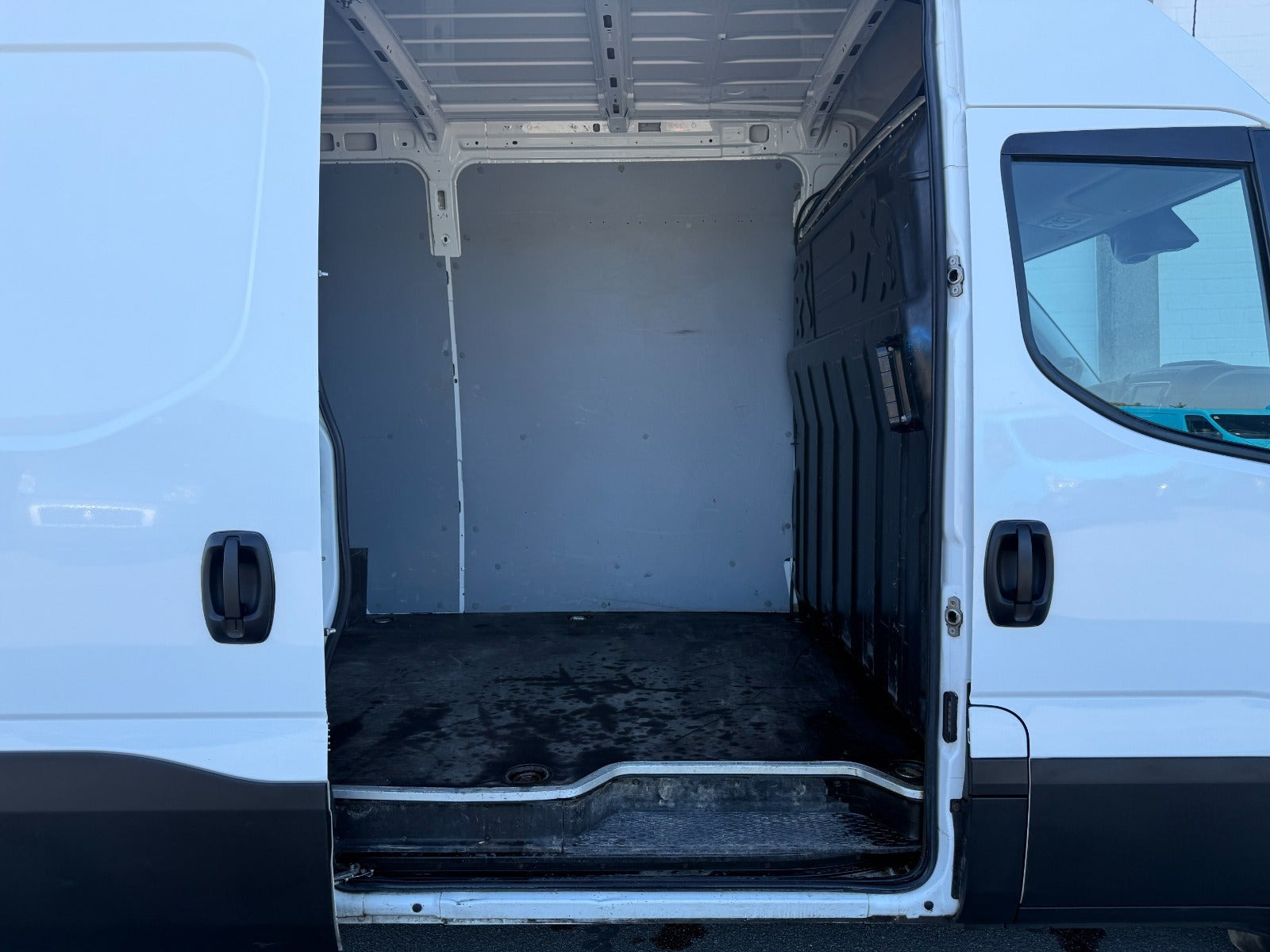 Hvid Iveco Daily fra 2021