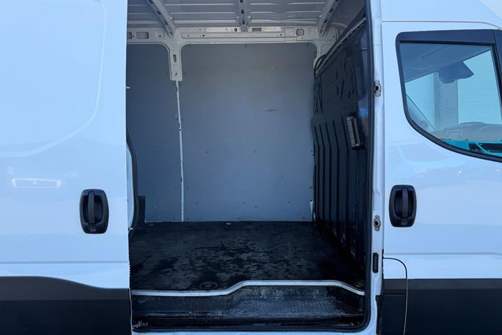 Hvid Iveco Daily fra 2021