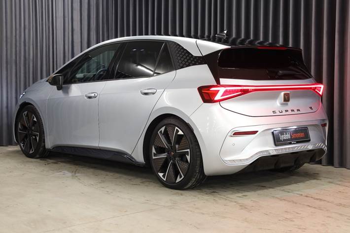 Sølv Cupra Born fra 2025