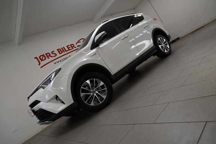 Hvid Toyota RAV4 fra 2018