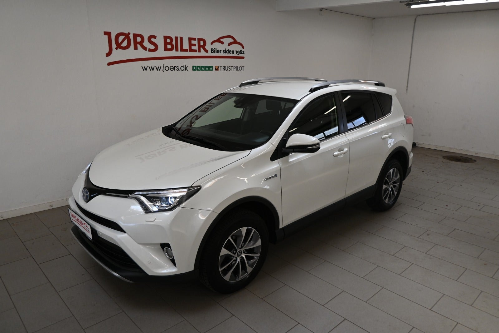 Hvid Toyota RAV4 fra 2018
