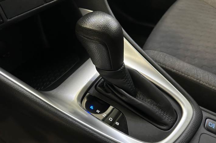 Grå Toyota Yaris fra 2021