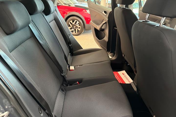 Grå VW T-Cross fra 2019