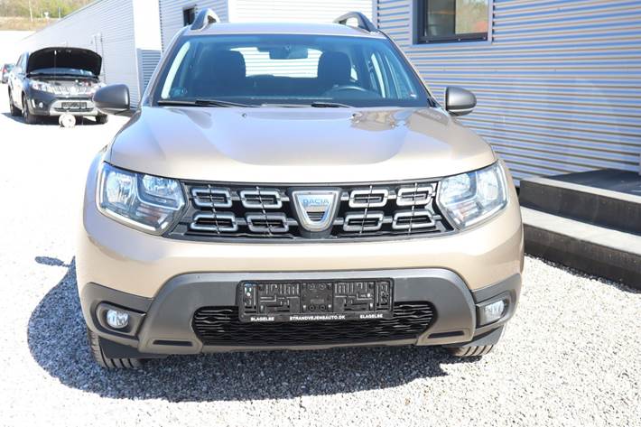 Beige Dacia Duster fra 2019
