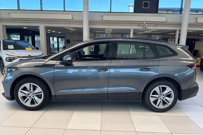 Grå Skoda Enyaq fra 2022