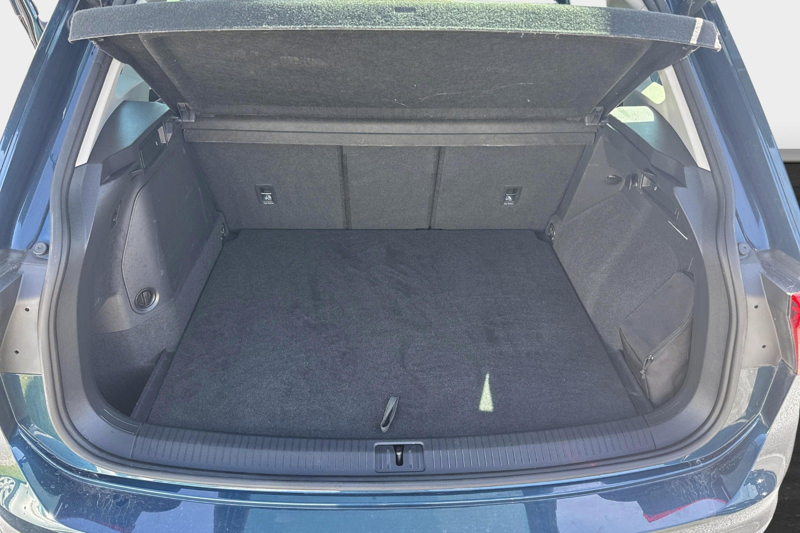 Blå VW Tiguan fra 2023