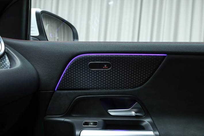 Hvid Mercedes EQA250+ fra 2025