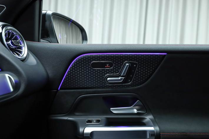 Sort Mercedes EQB250+ fra 2026