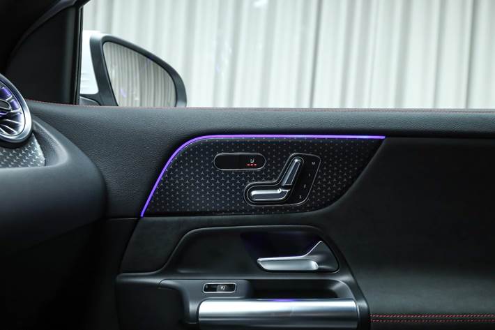 Hvid Mercedes EQA250+ fra 2026
