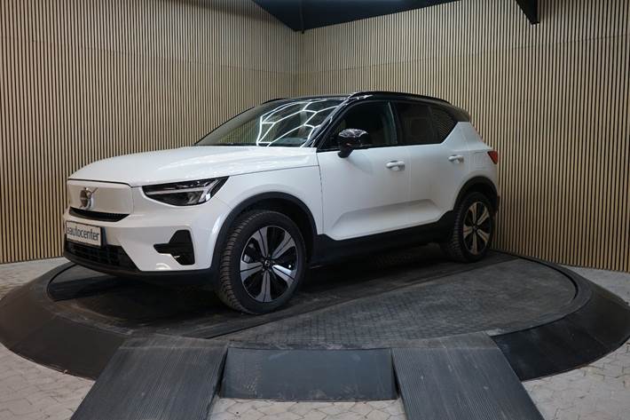 Hvid Volvo XC40 fra 2023