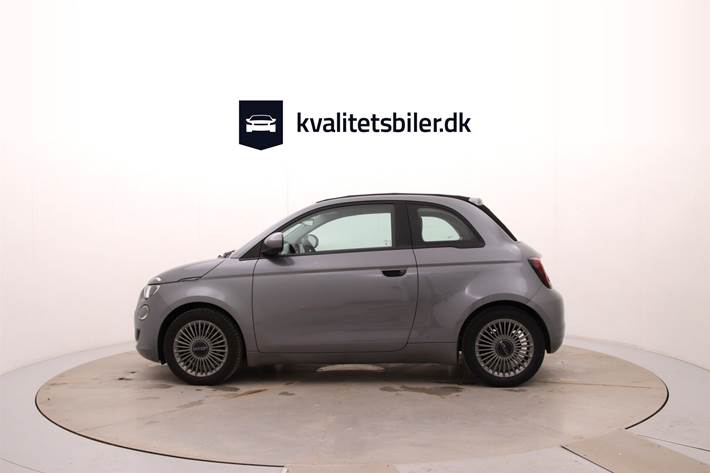 Grå Fiat 500e fra 2022