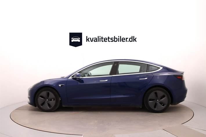 Blå Tesla Model 3 fra 2019