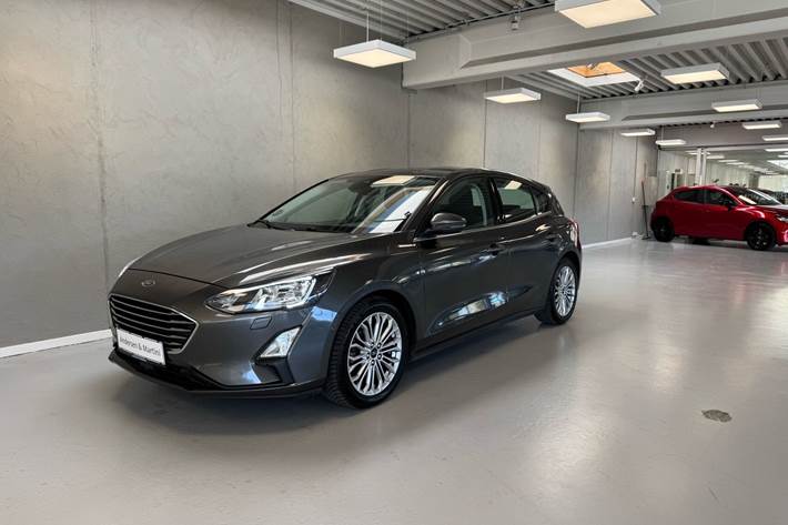 Grå Ford Focus fra 2019