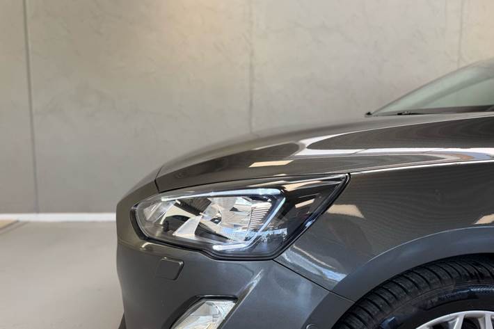 Grå Ford Focus fra 2019