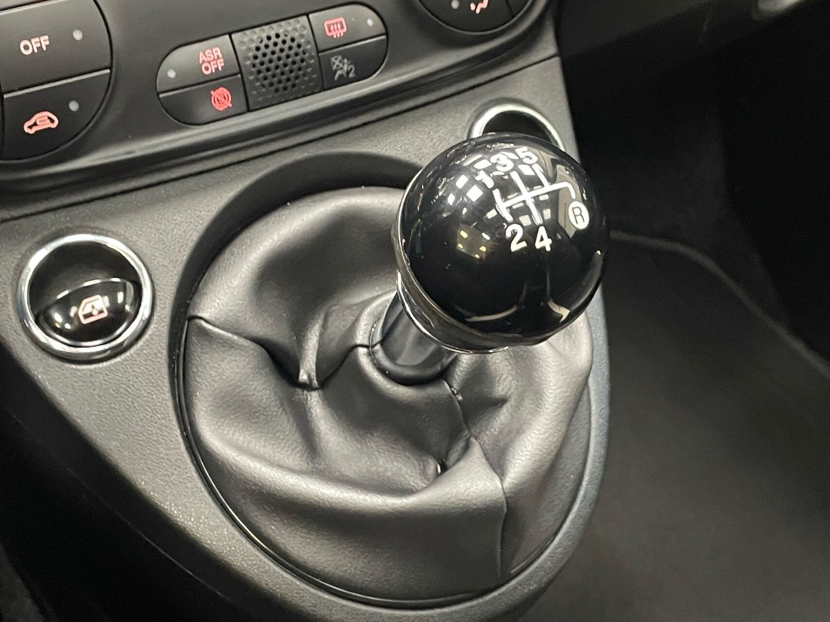 Sort Fiat 500 fra 2019