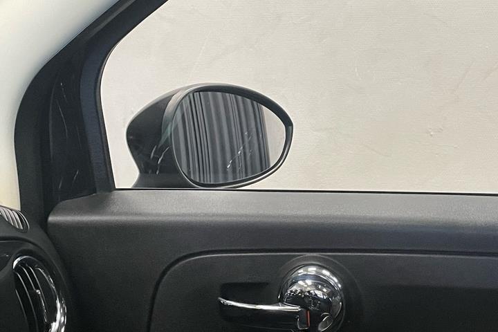 Sort Fiat 500 fra 2019