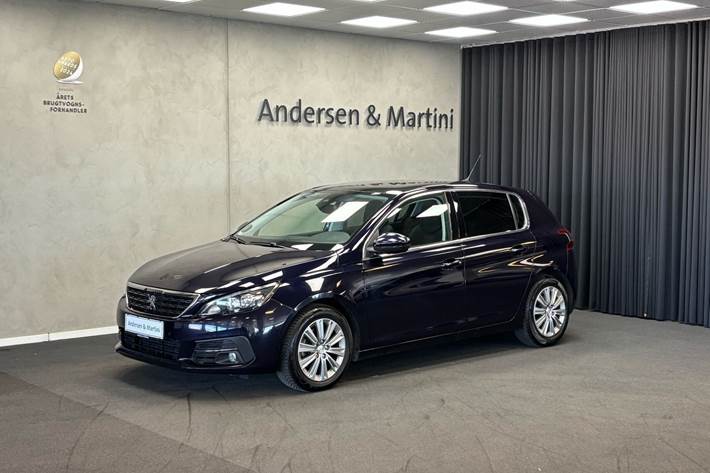 Blå Peugeot 308 fra 2018
