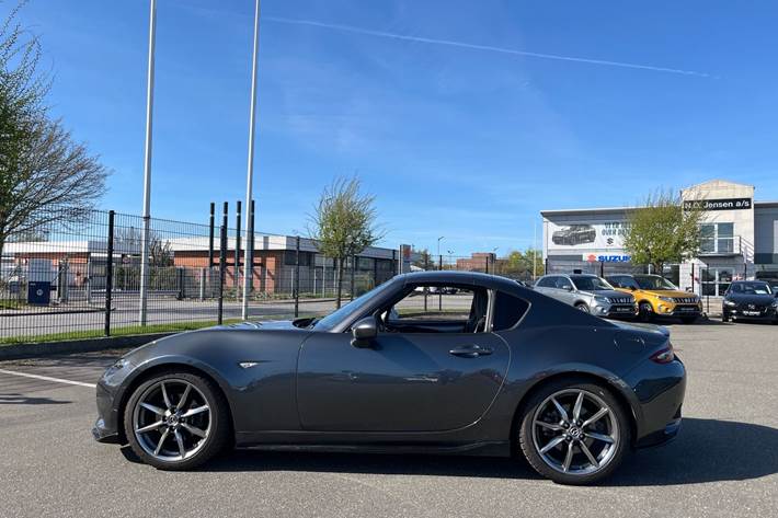 Grå Mazda MX-5 fra 2021