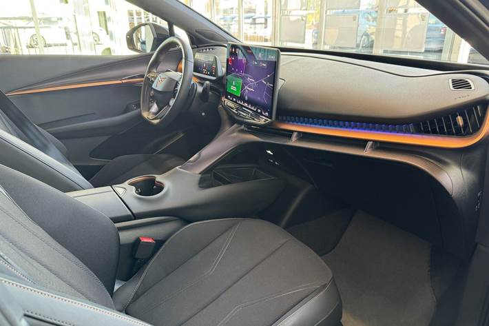 Blå Cupra Tavascan fra 2025