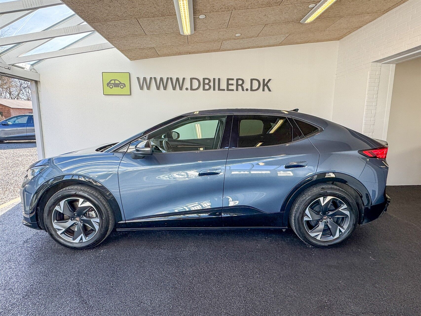 Blå Cupra Tavascan fra 2025