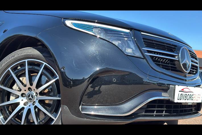 Sort Mercedes EQC400 fra 2023
