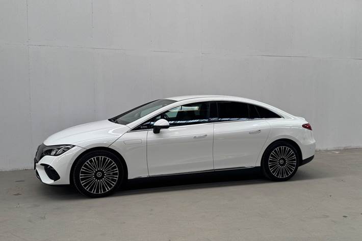 Hvid Mercedes EQE350+ fra 2022