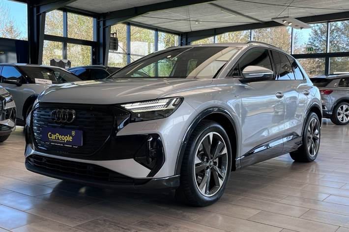 Sølv Audi Q4 e-tron fra 2025