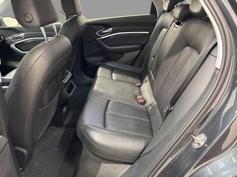 Audi e-tron 50 quattro