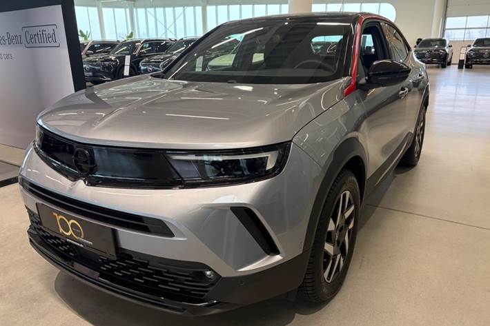 Grå Opel Mokka-e fra 2023