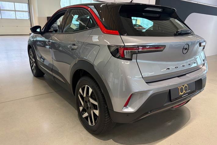 Grå Opel Mokka-e fra 2023