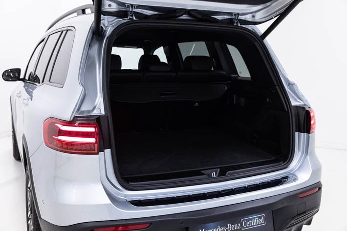 Sølv Mercedes EQB250+ fra 2026