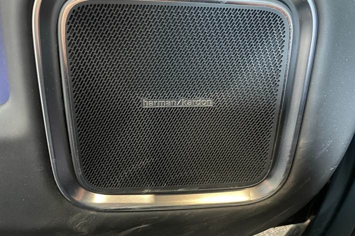 Grå Polestar 4 fra 2024