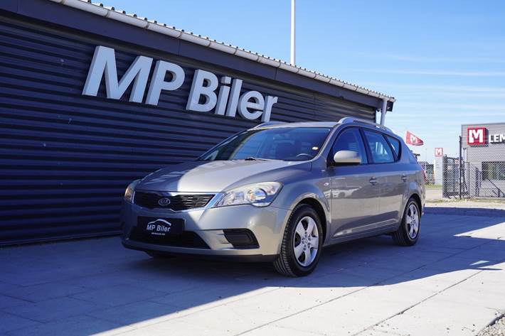 Beige Kia Ceed fra 2011