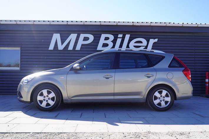 Beige Kia Ceed fra 2011