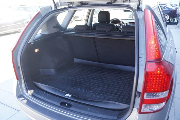 Beige Kia Ceed fra 2011