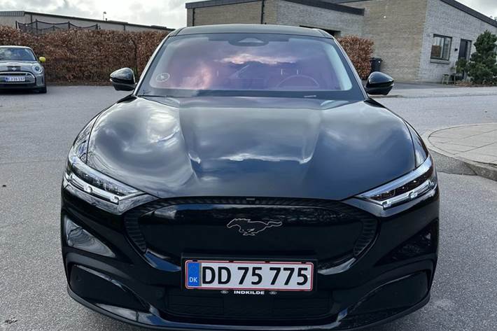 Sort Ford Mustang Mach-E fra 2021