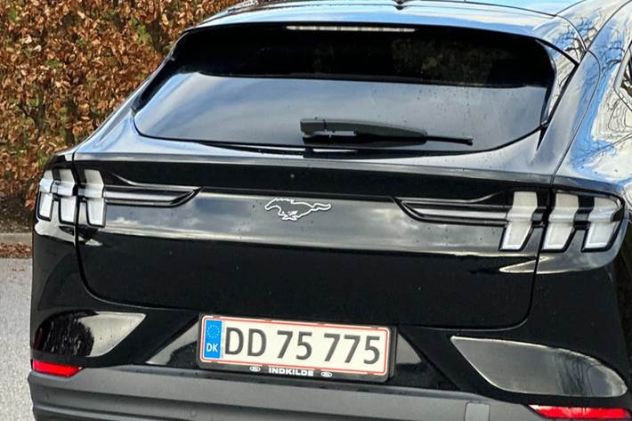 Sort Ford Mustang Mach-E fra 2021