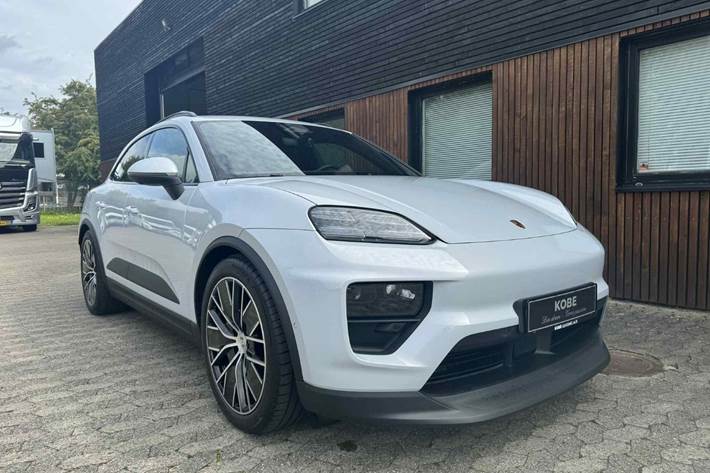 Blå Porsche Macan 4 fra 2025