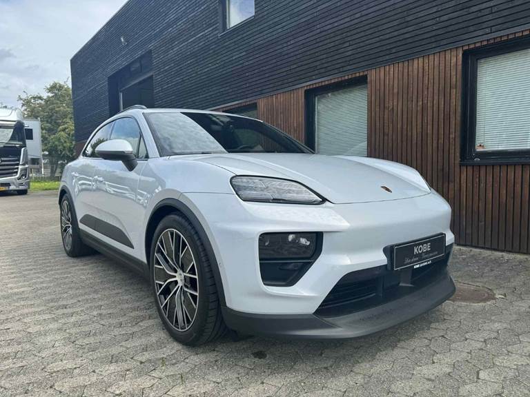 Porsche Macan 4