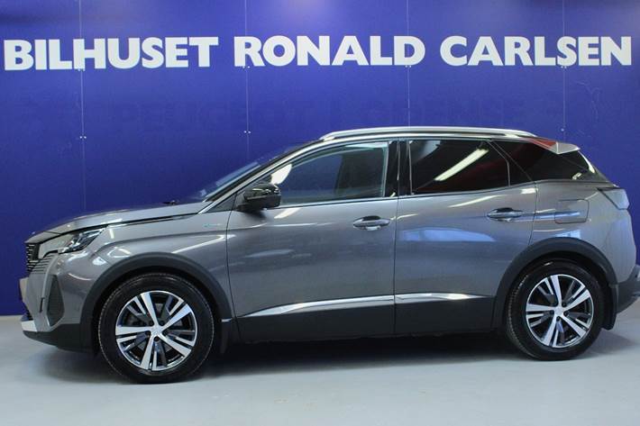 Grå Peugeot 3008 fra 2021