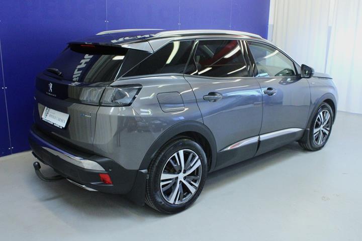 Grå Peugeot 3008 fra 2021